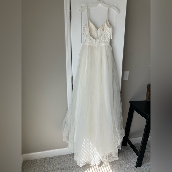 NWT Size 4 David’s Bridal Basque Waist Lace Bodice Wedding Dress - Picture 4 of 11